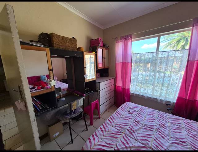 3 BEDROOM HOUSE FOR SALE IN GOLF PARK